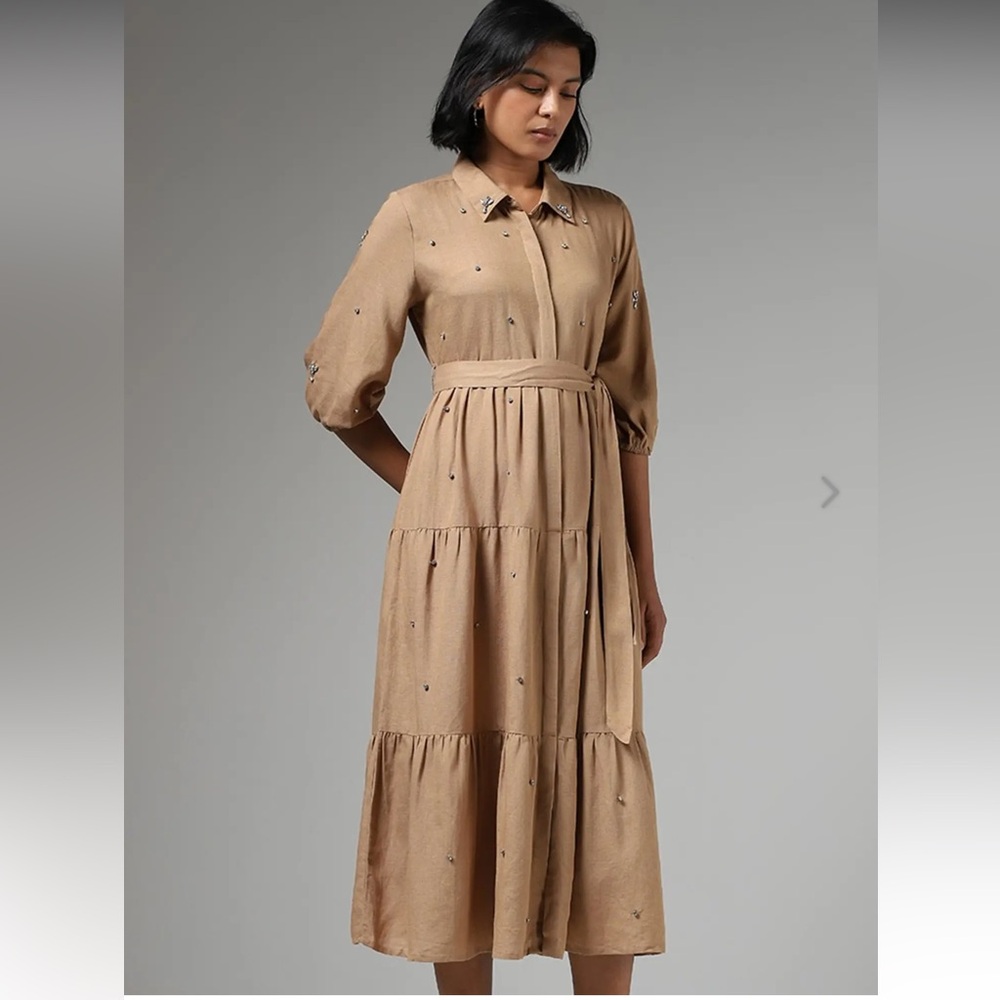NWOT Chic Tan Long Sleeve Dress